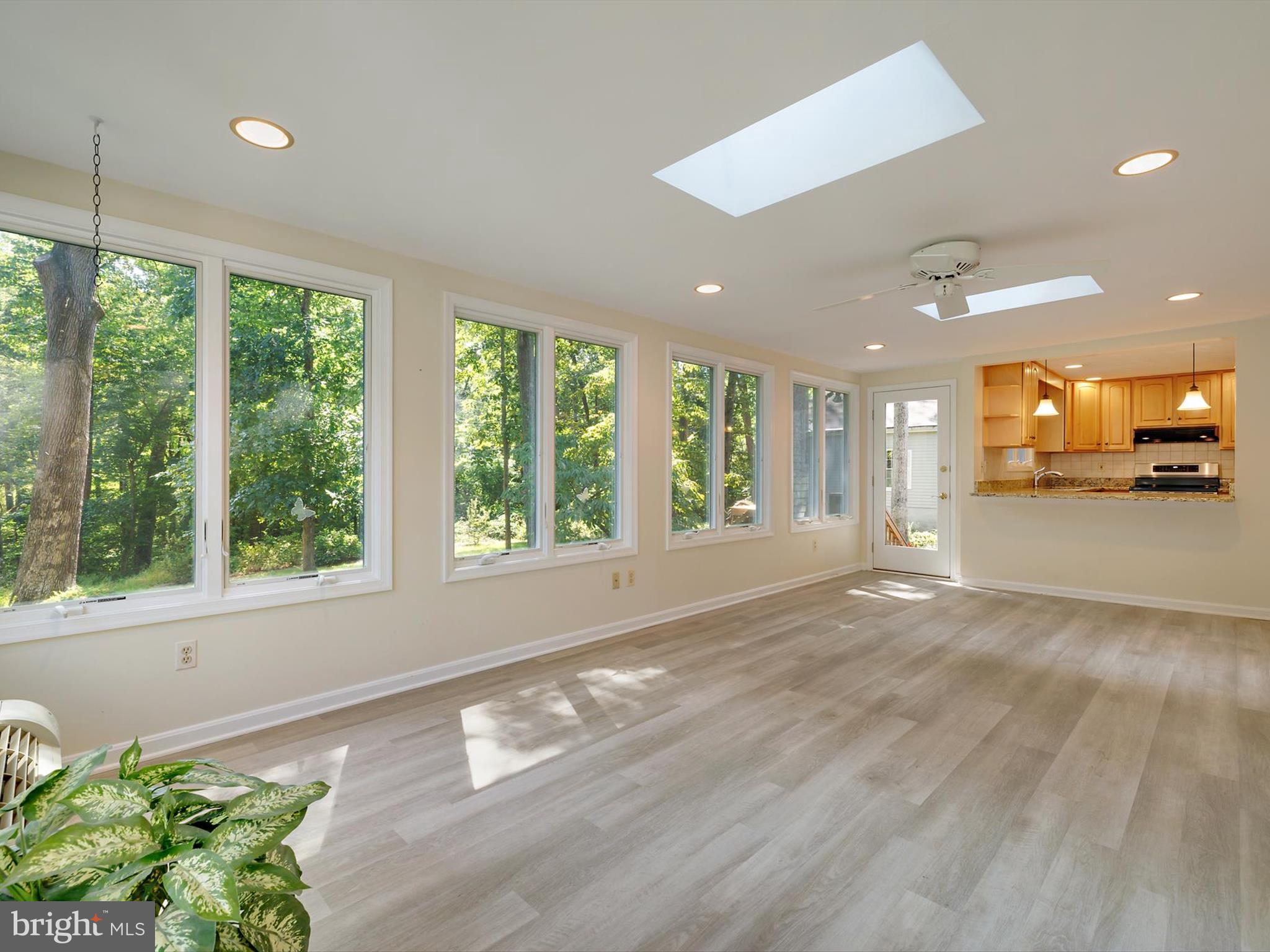 BAY HILLS - Residential