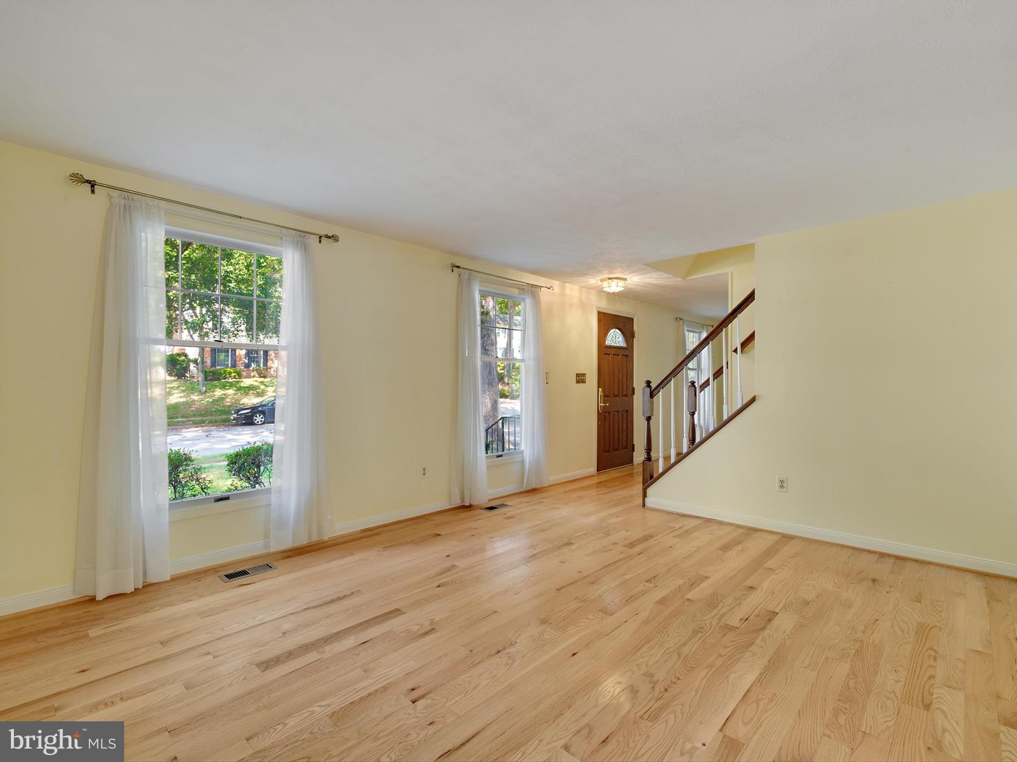 BAY HILLS - Residential