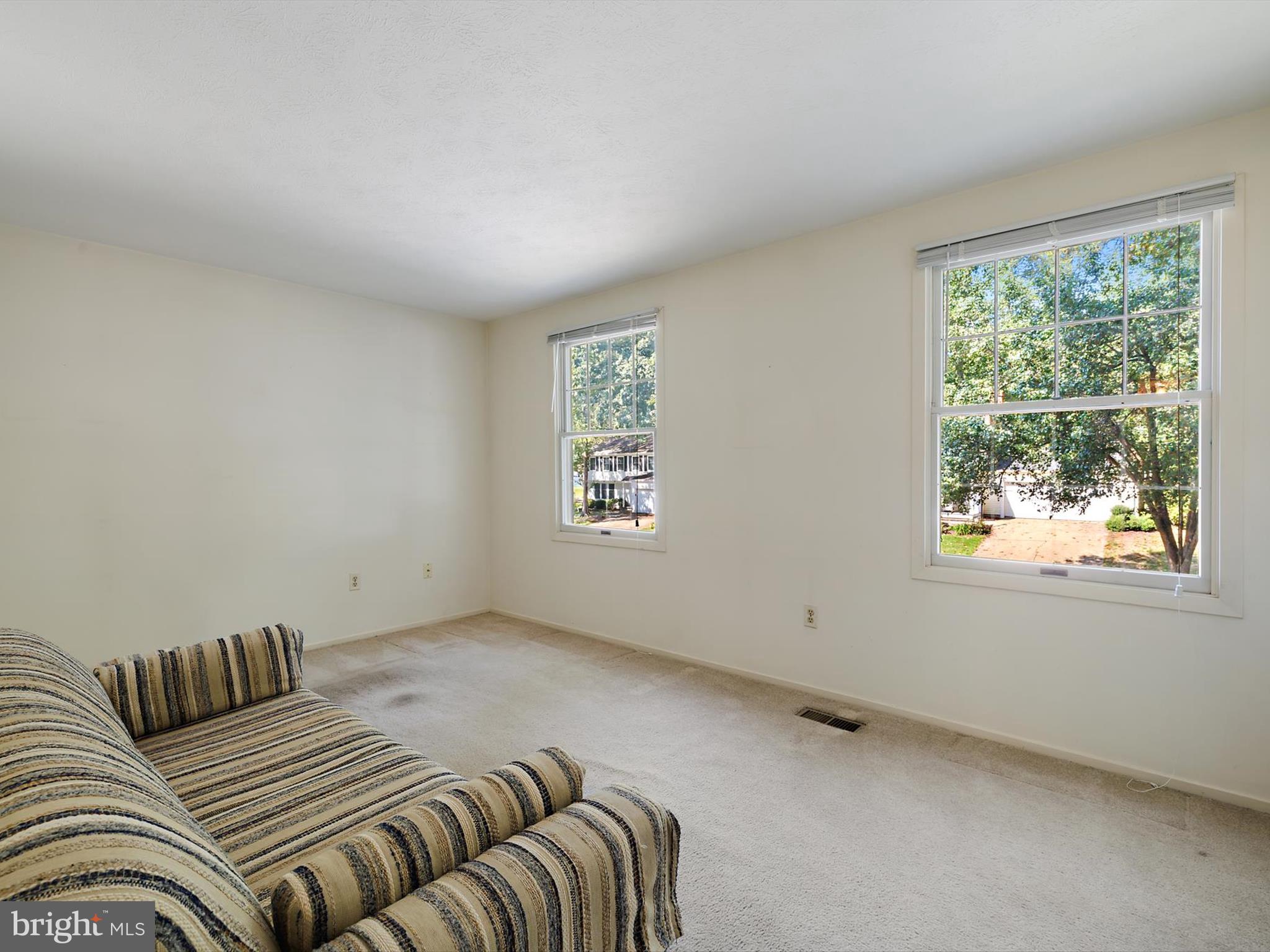 BAY HILLS - Residential