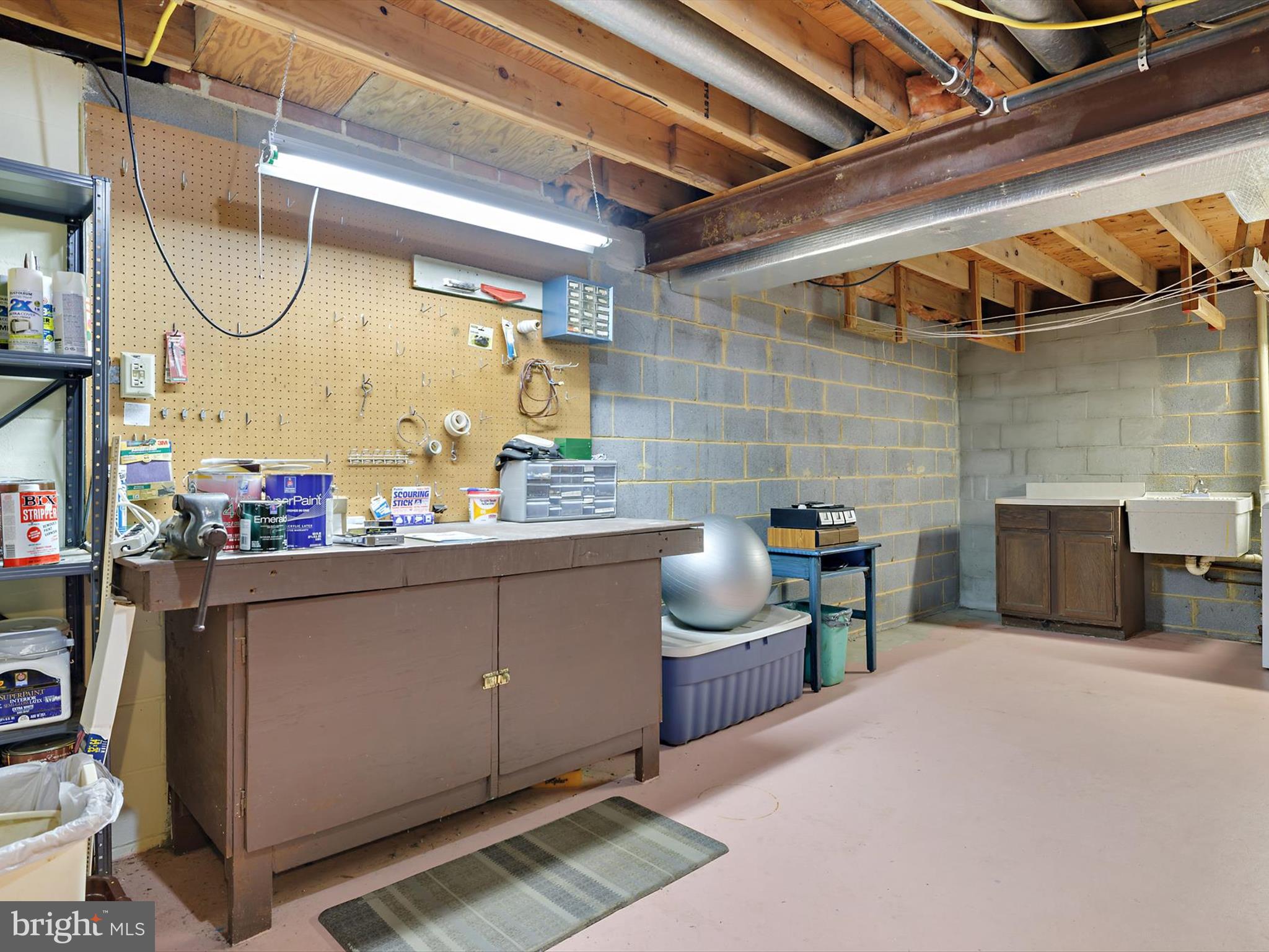 BAY HILLS - Residential