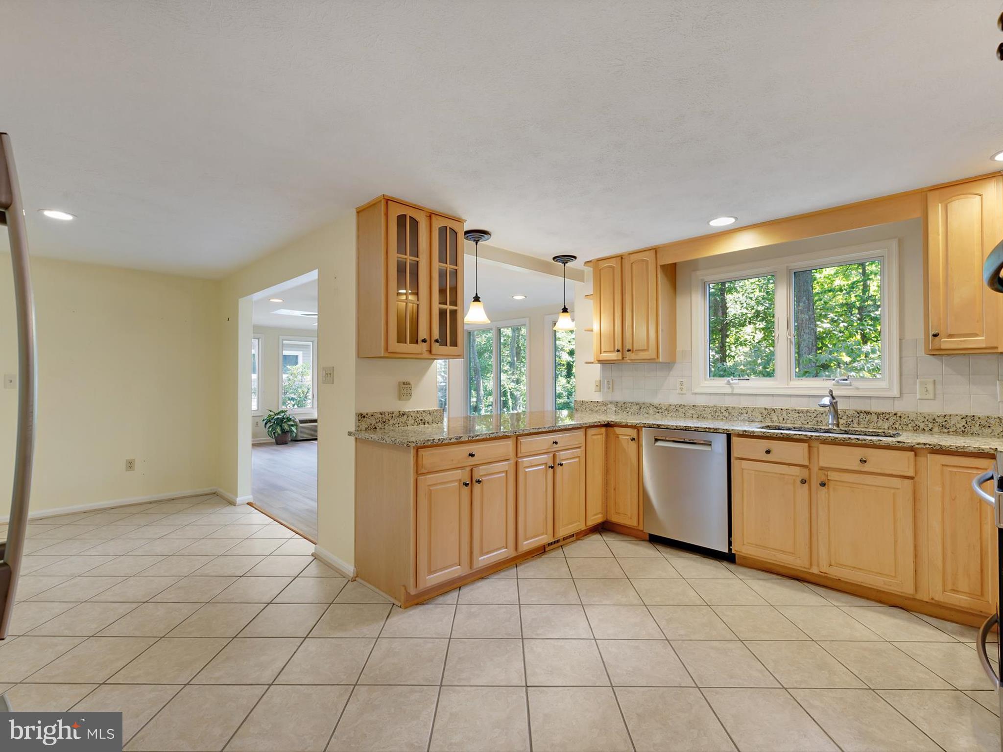 BAY HILLS - Residential