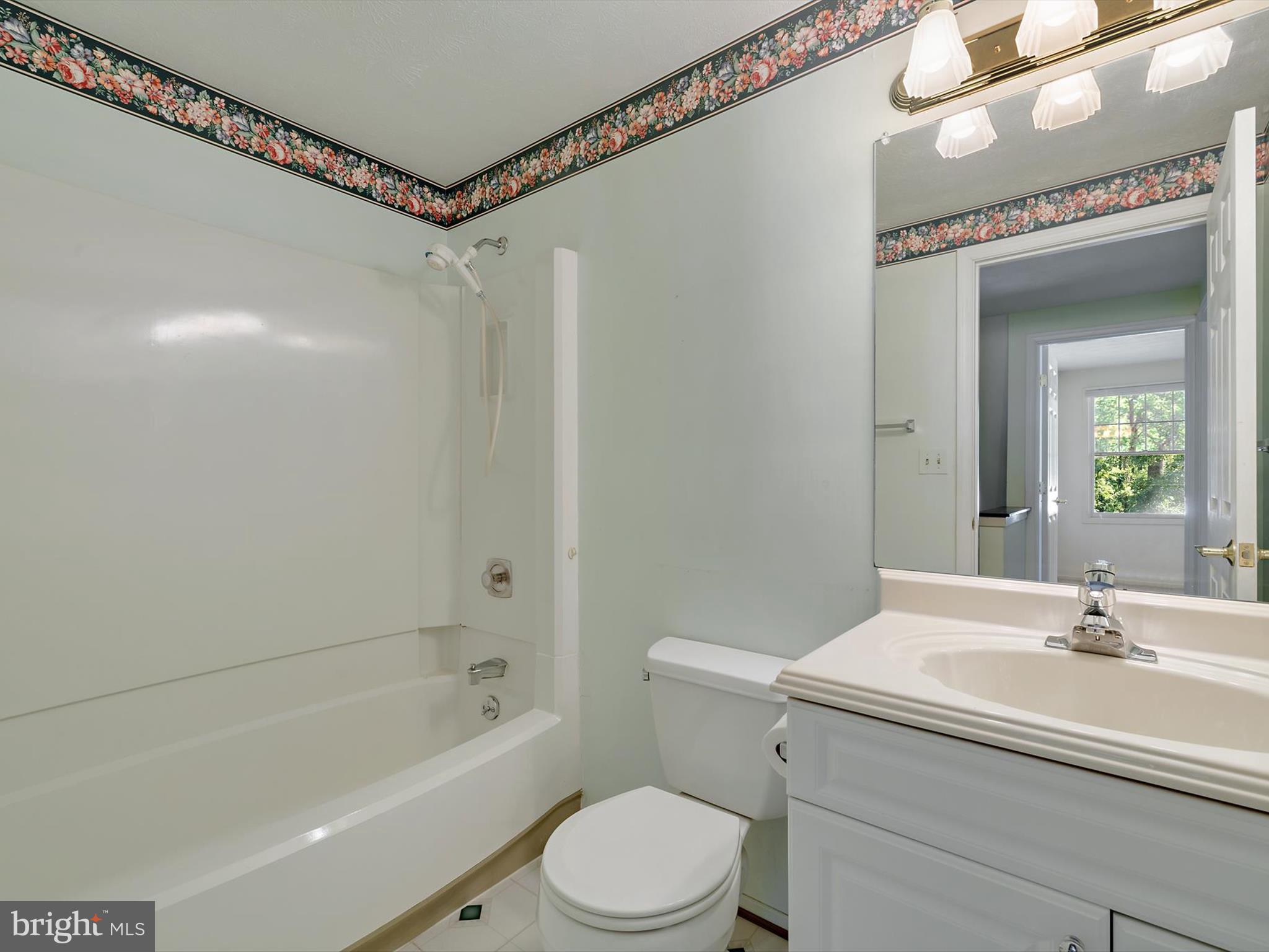 BAY HILLS - Residential