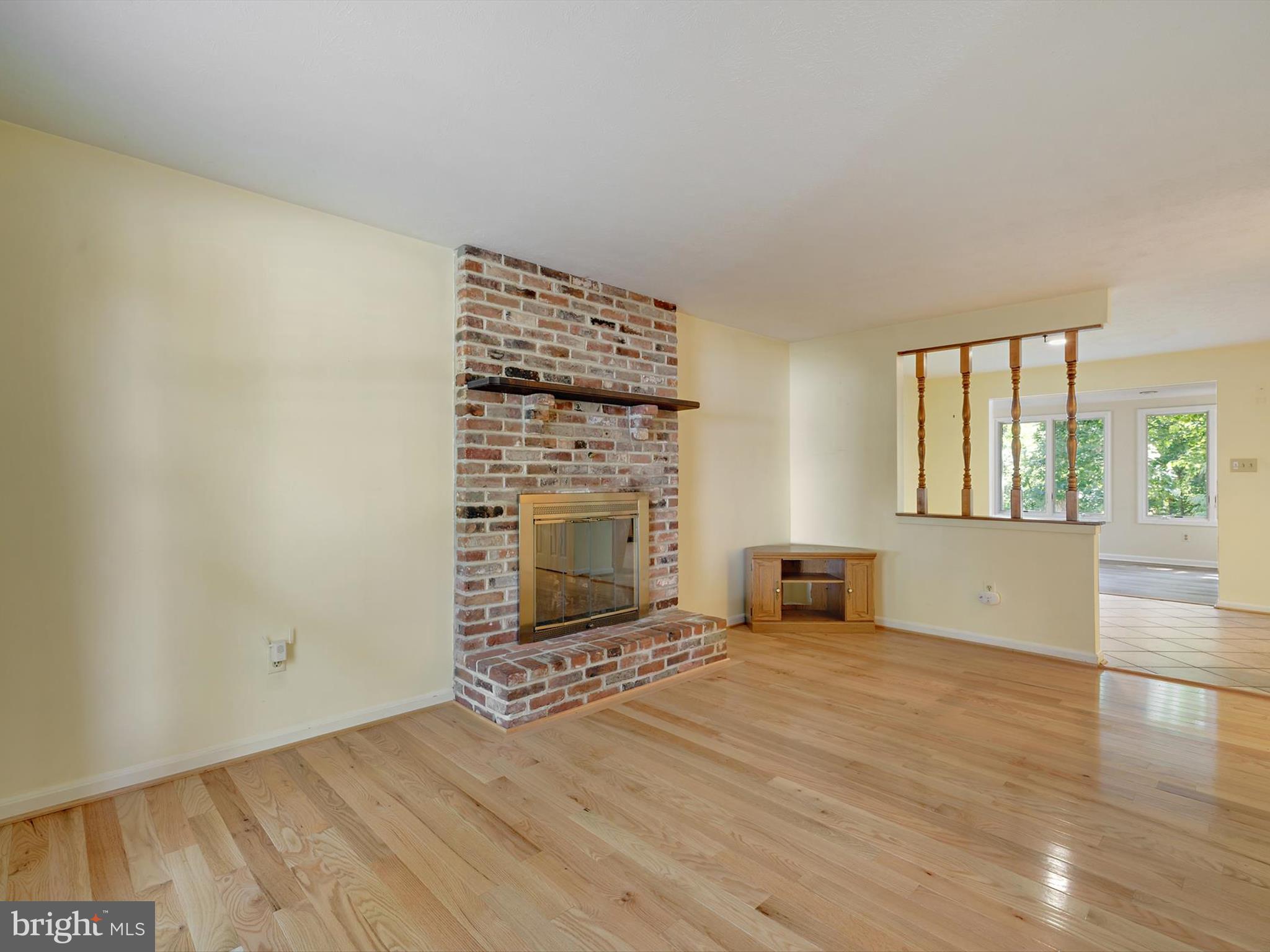 BAY HILLS - Residential