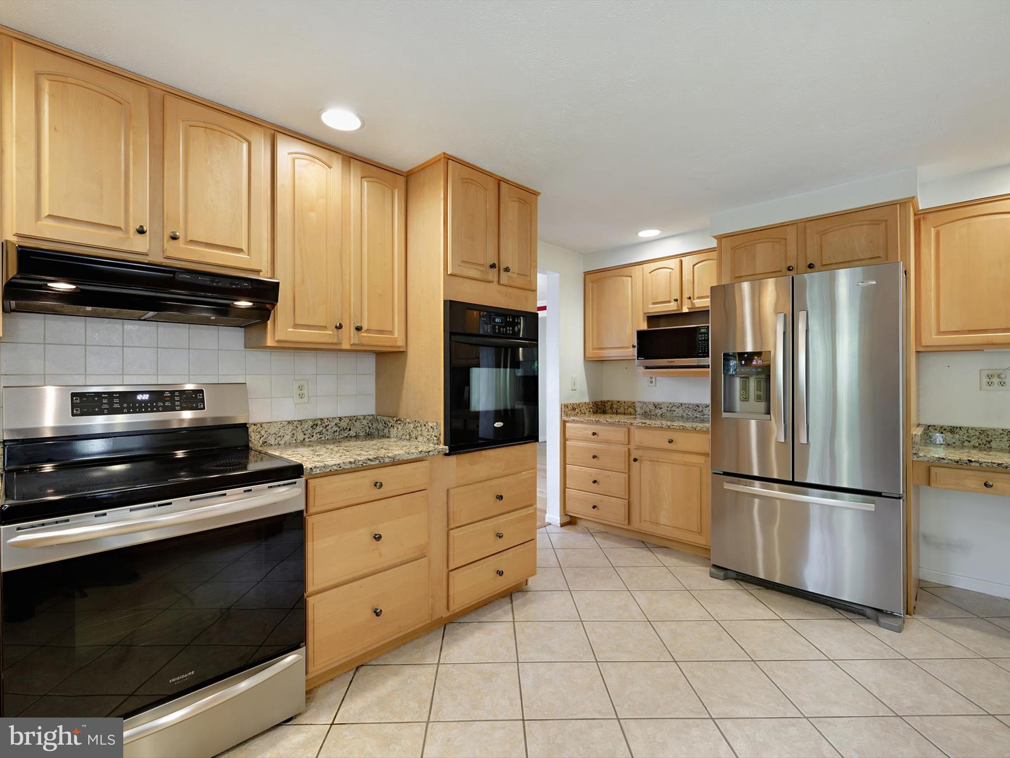 BAY HILLS - Residential