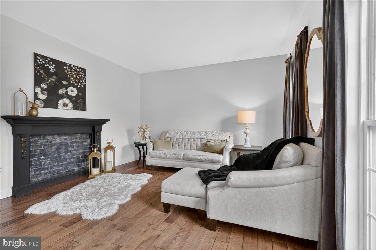 FAR HILLS FARM - Residential