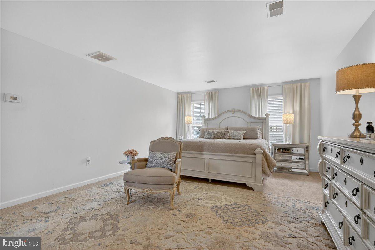 FAR HILLS FARM - Residential