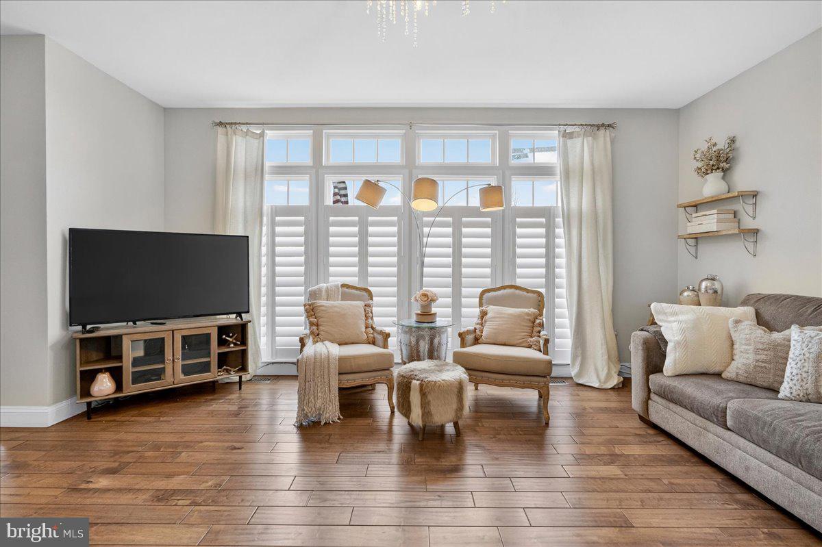 FAR HILLS FARM - Residential