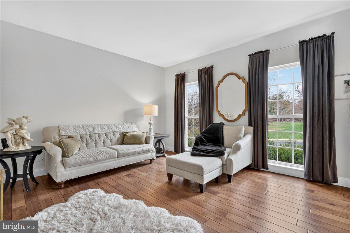 FAR HILLS FARM - Residential