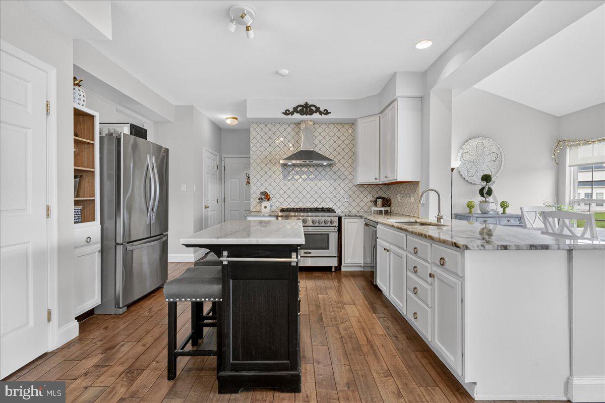 FAR HILLS FARM - Residential