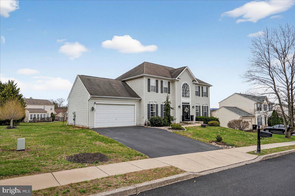 FAR HILLS FARM - Residential