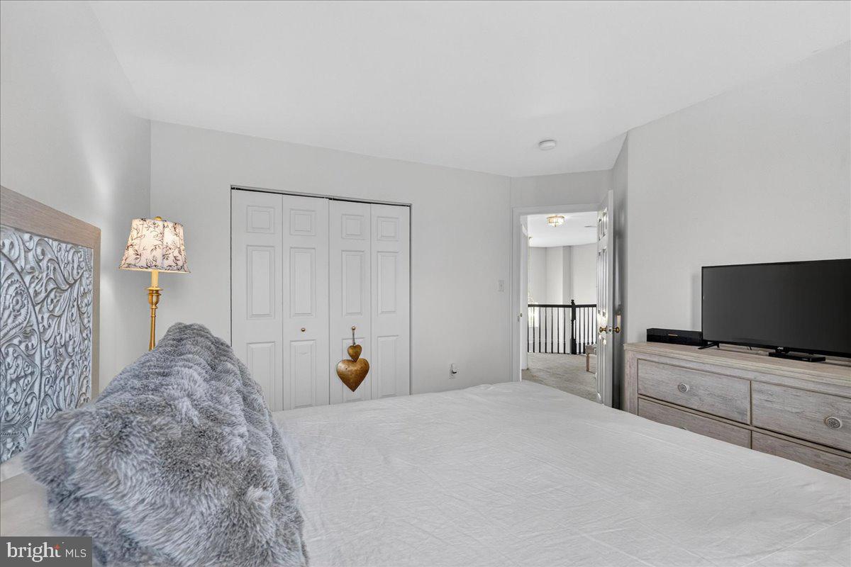 FAR HILLS FARM - Residential