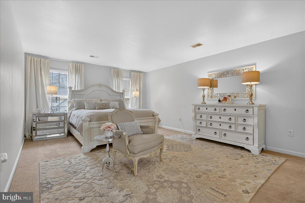 FAR HILLS FARM - Residential