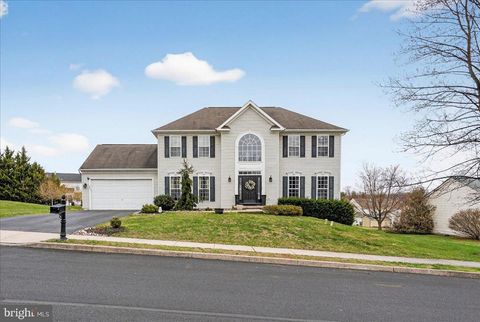 Photo of 808 Bramblewood Drive, DOUGLASSVILLE, PA 19518 (MLS # PABK2069666)