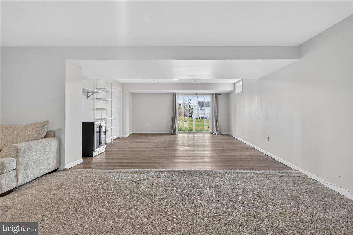 FAR HILLS FARM - Residential