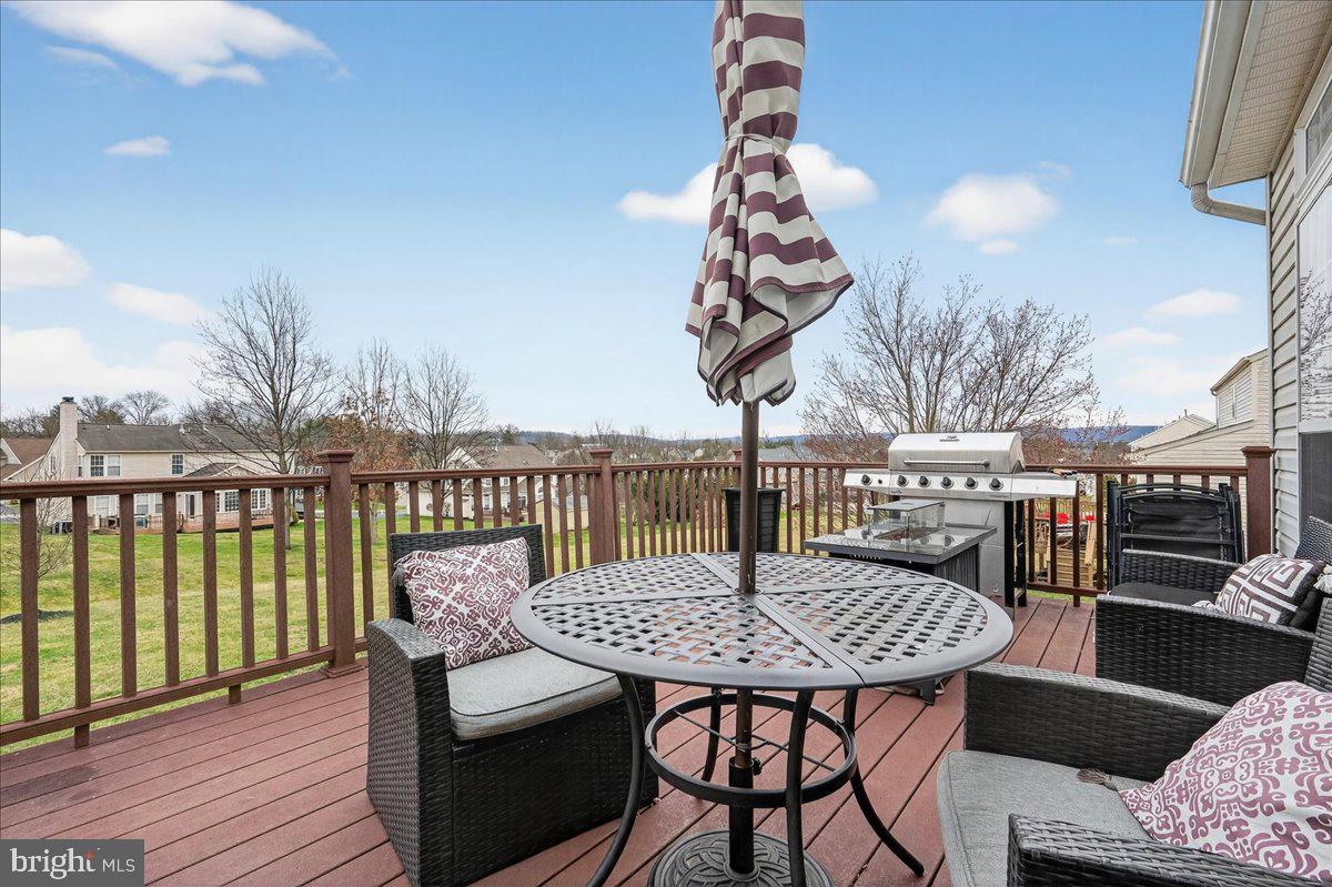 FAR HILLS FARM - Residential