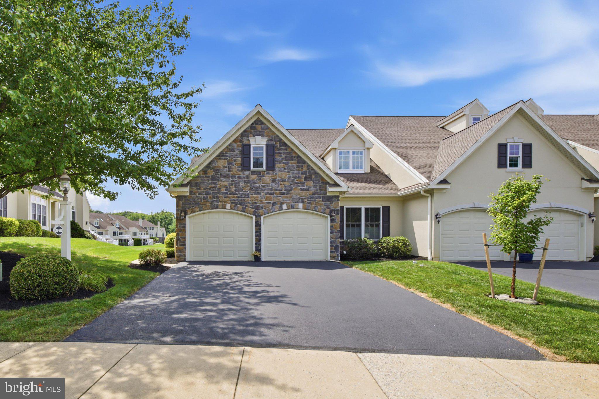 848 HUNTINGTON PLACE