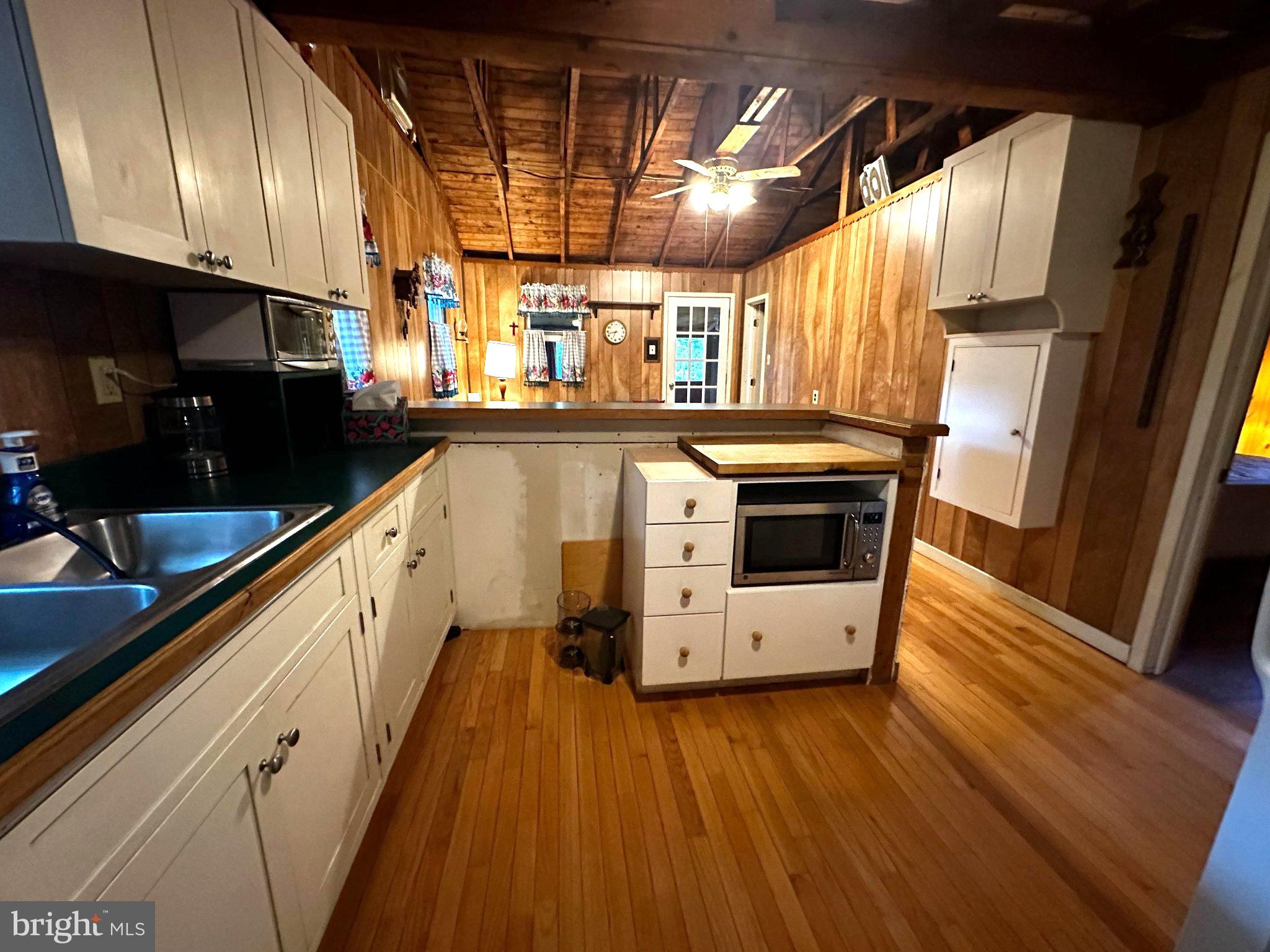 1285 NURSERY ROAD 20