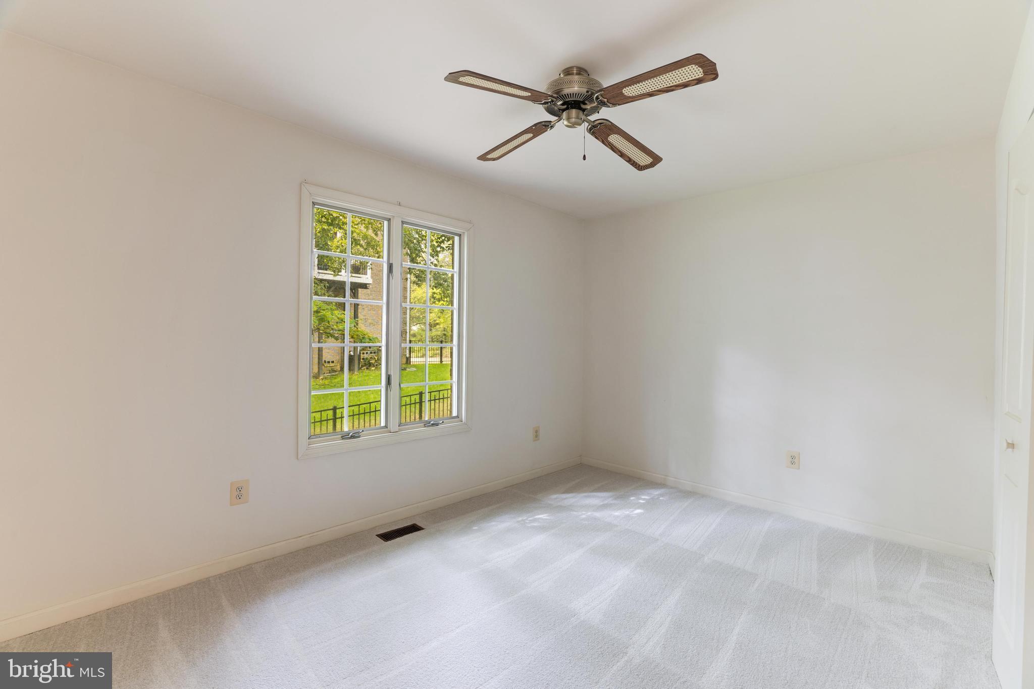 TANTALLON ON THE POTOMAC - Residential