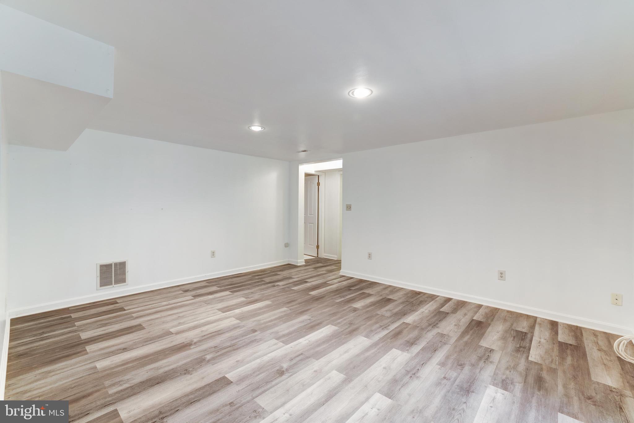 TANTALLON ON THE POTOMAC - Residential