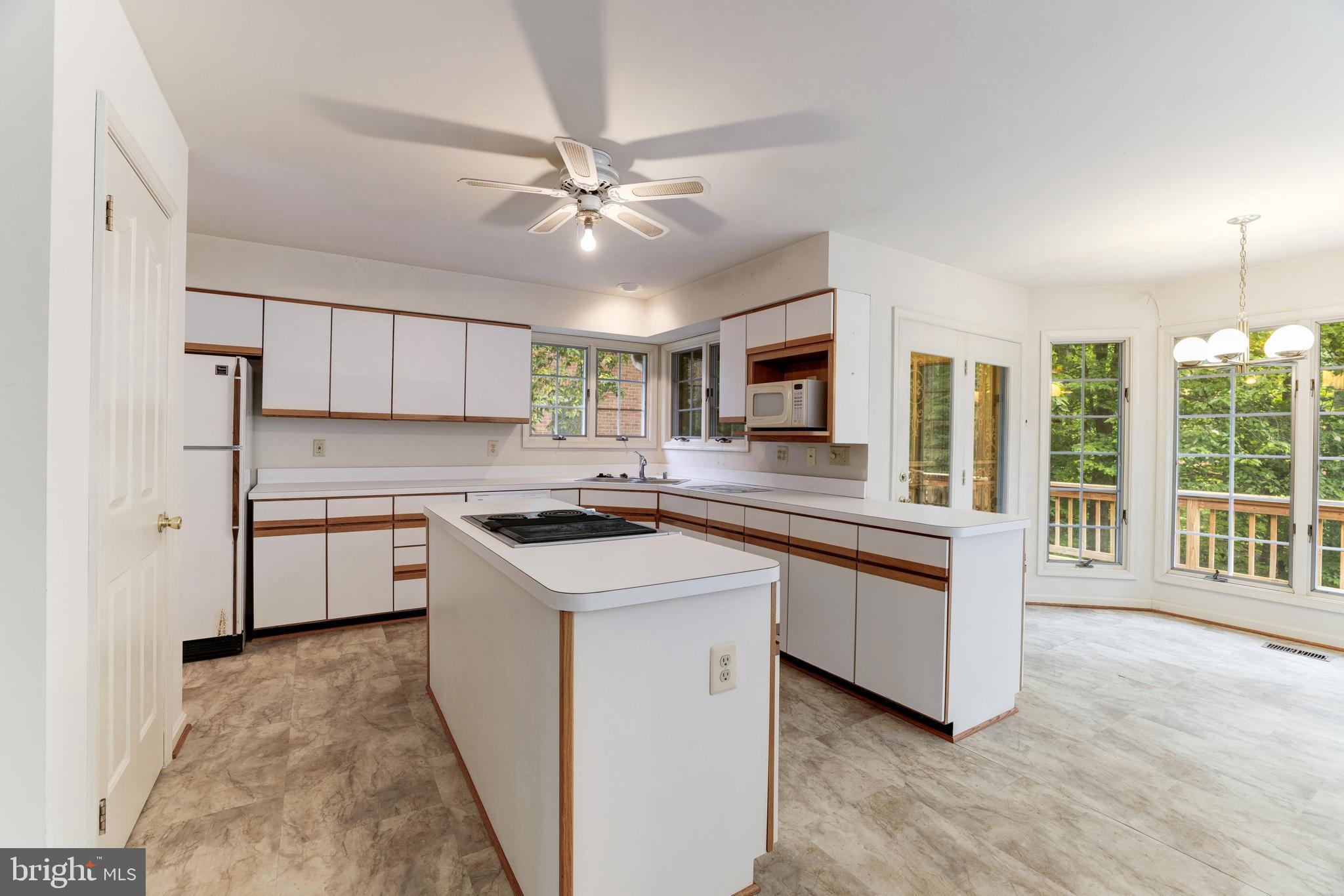 TANTALLON ON THE POTOMAC - Residential