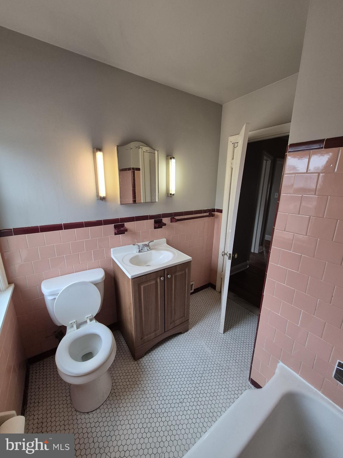 WEST HILLS - Residential