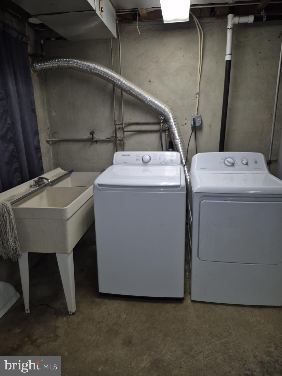 WEST HILLS - Residential