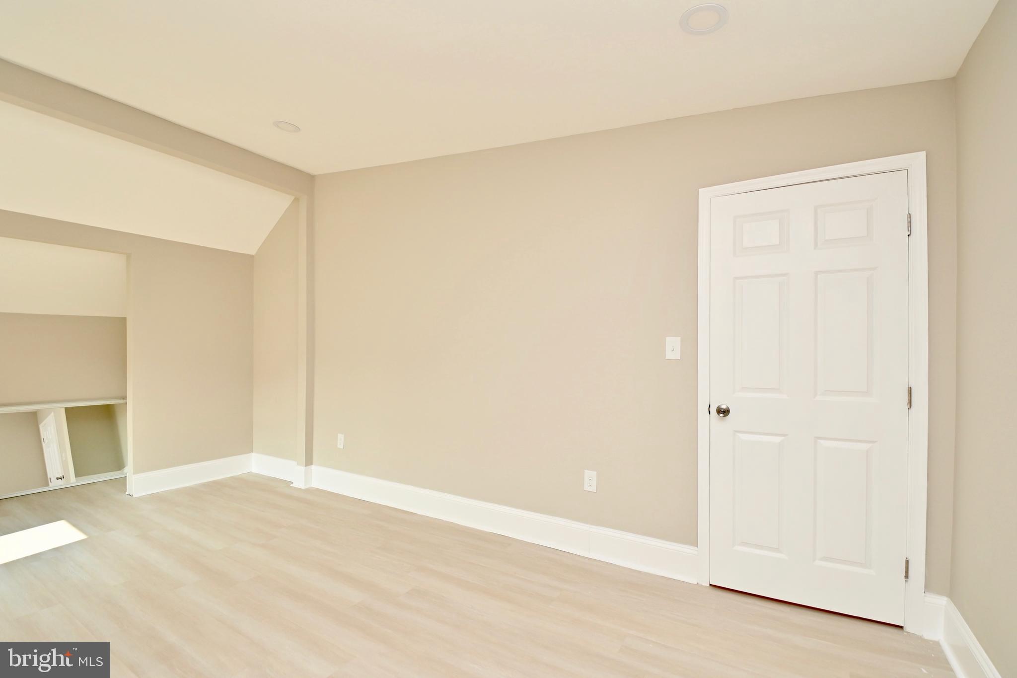 CATESBY HOWARD - Residential