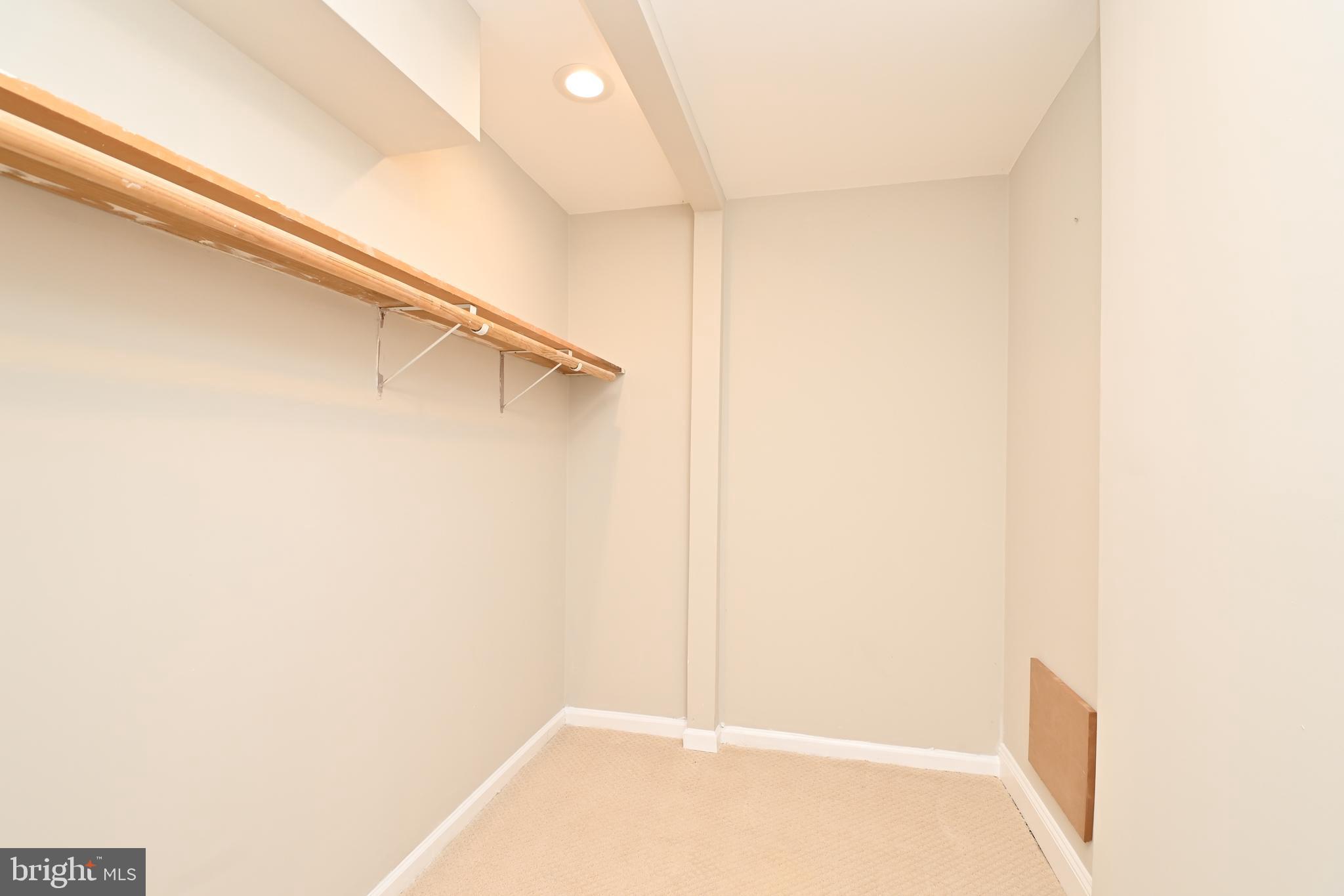 CATESBY HOWARD - Residential