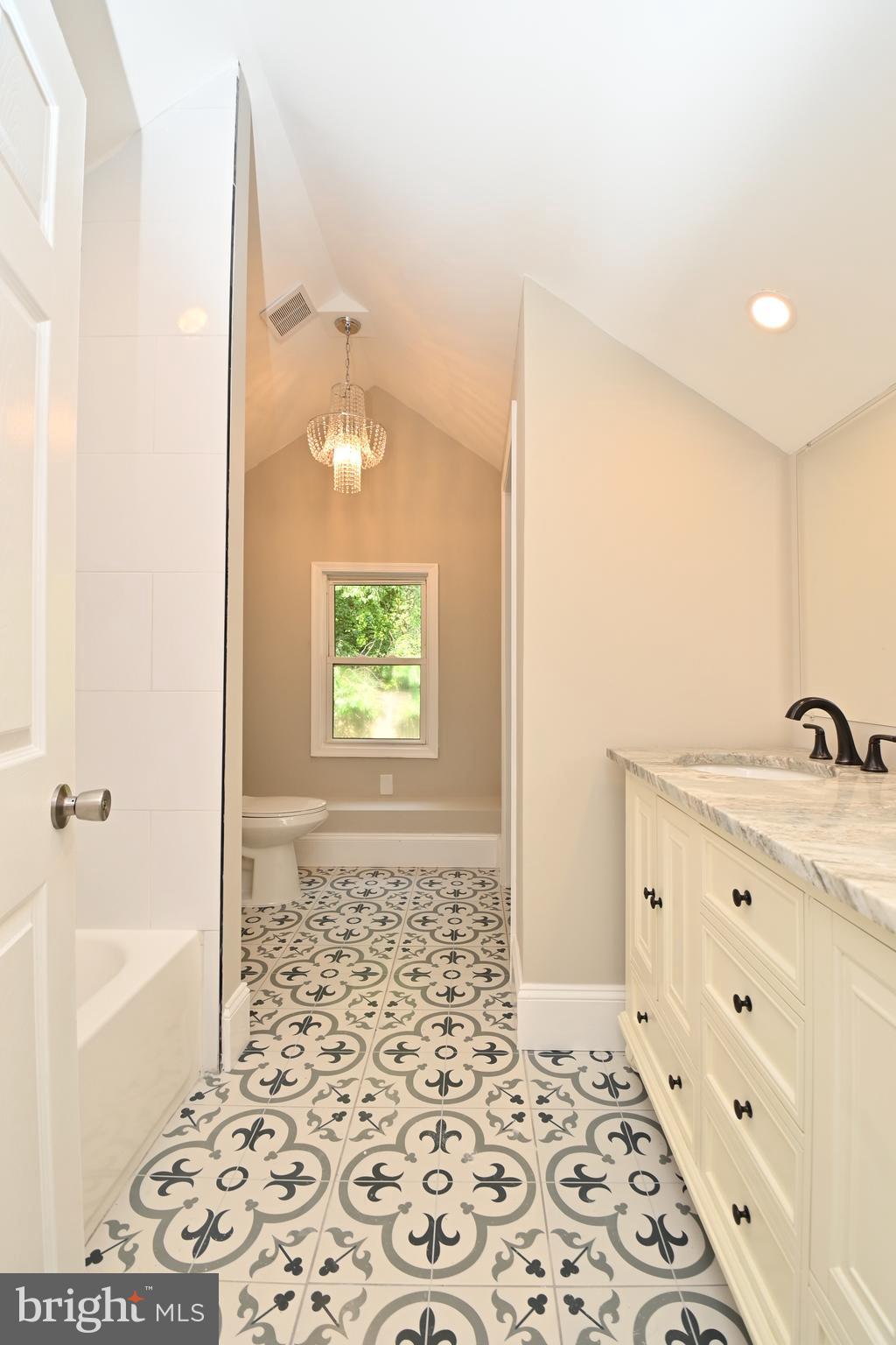 CATESBY HOWARD - Residential