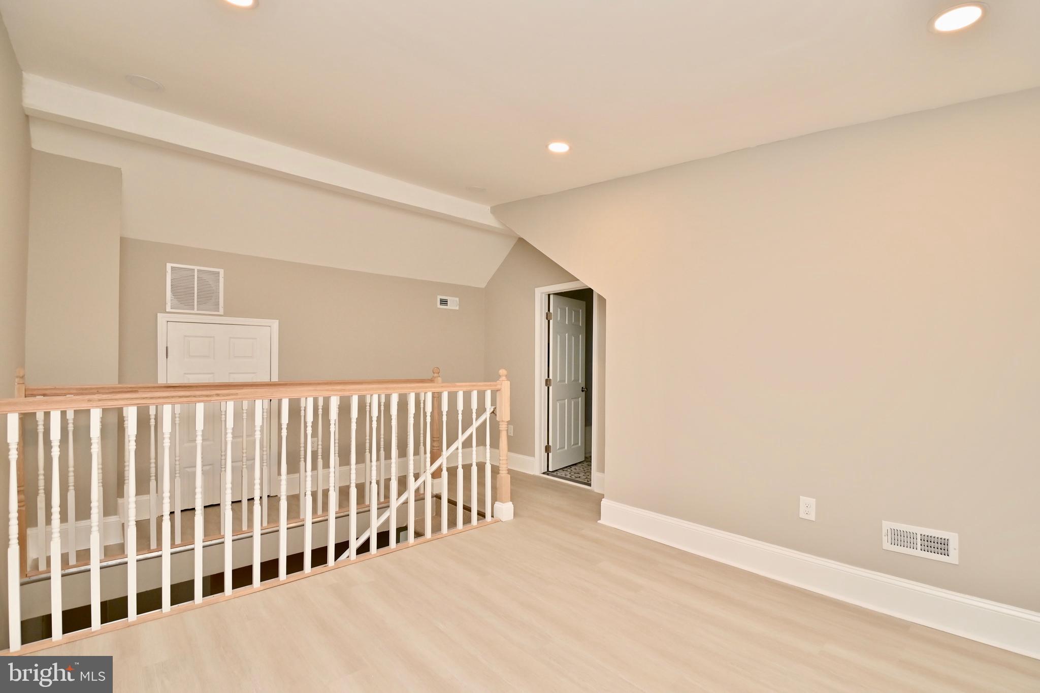 CATESBY HOWARD - Residential