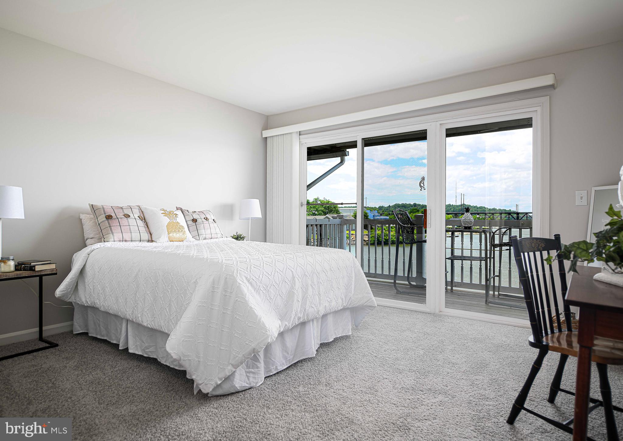 SENECA POINTE - Residential