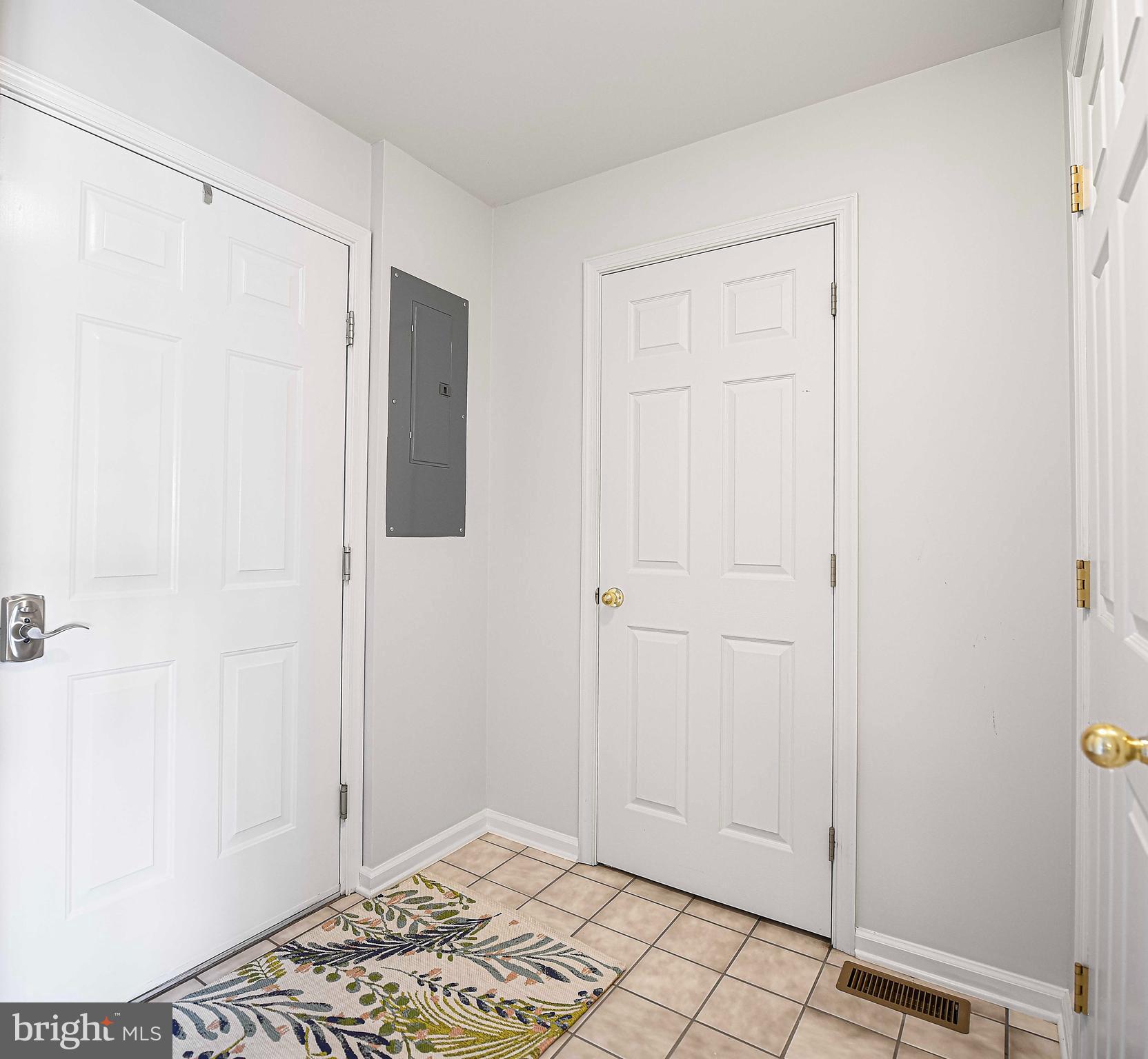 SENECA POINTE - Residential