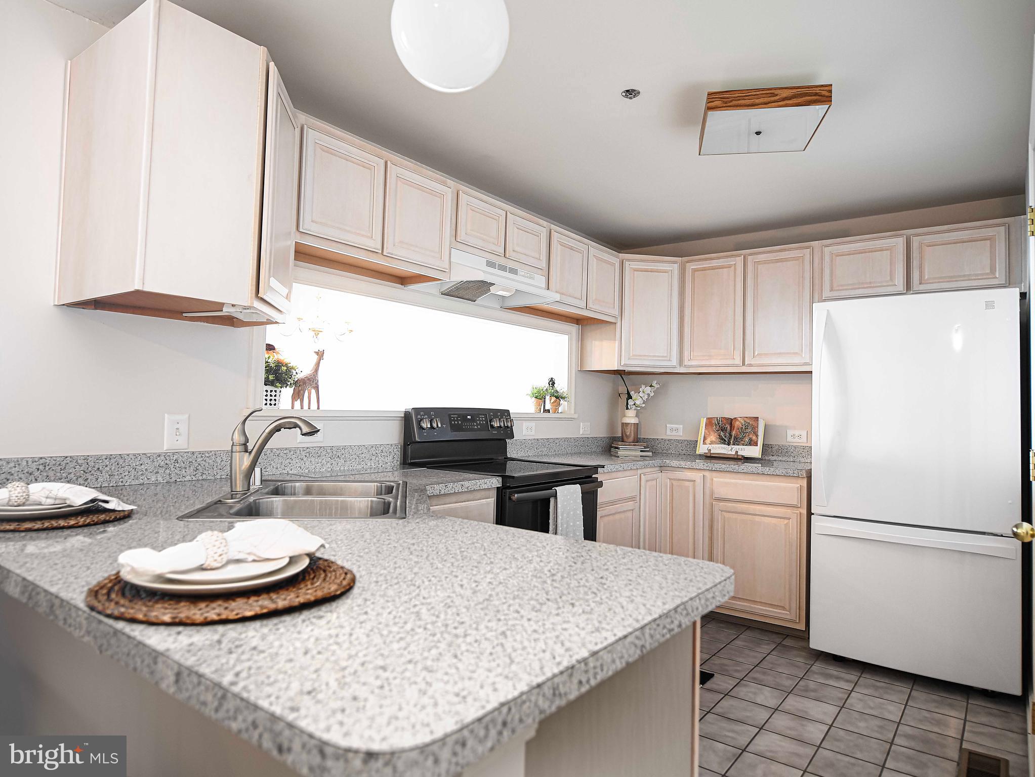 SENECA POINTE - Residential