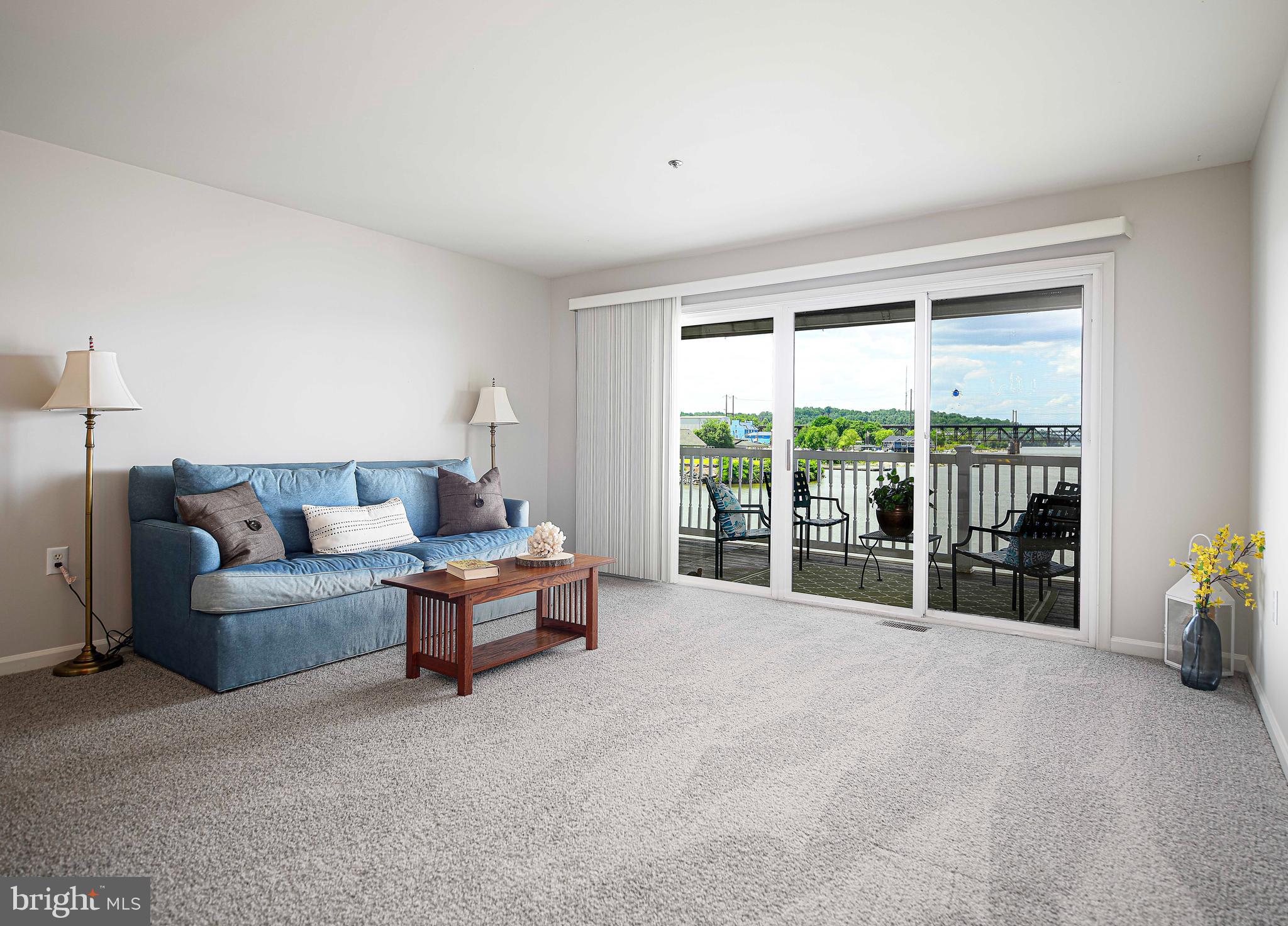 SENECA POINTE - Residential