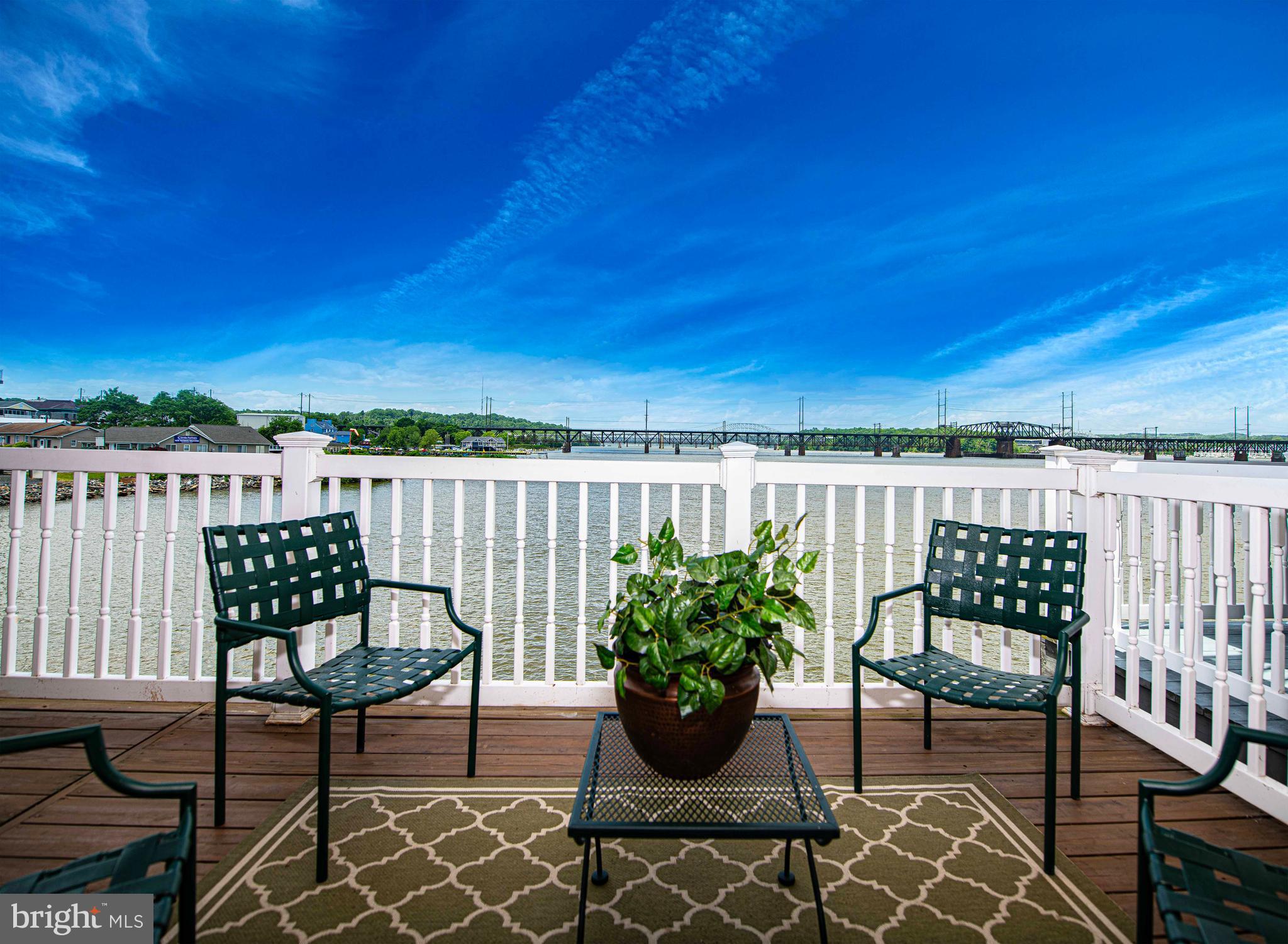 SENECA POINTE - Residential