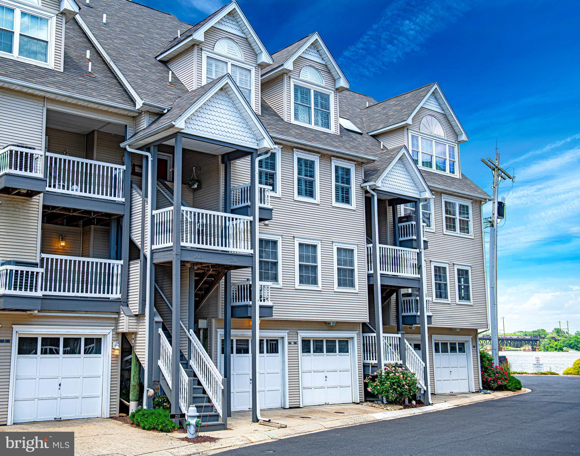 SENECA POINTE - Residential