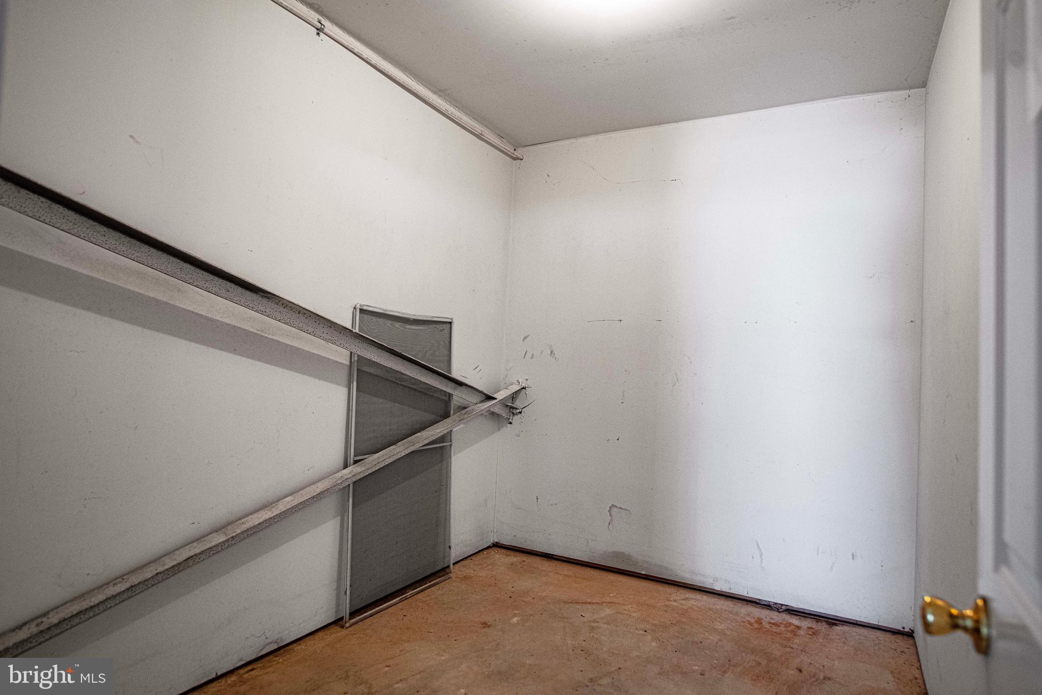 SENECA POINTE - Residential