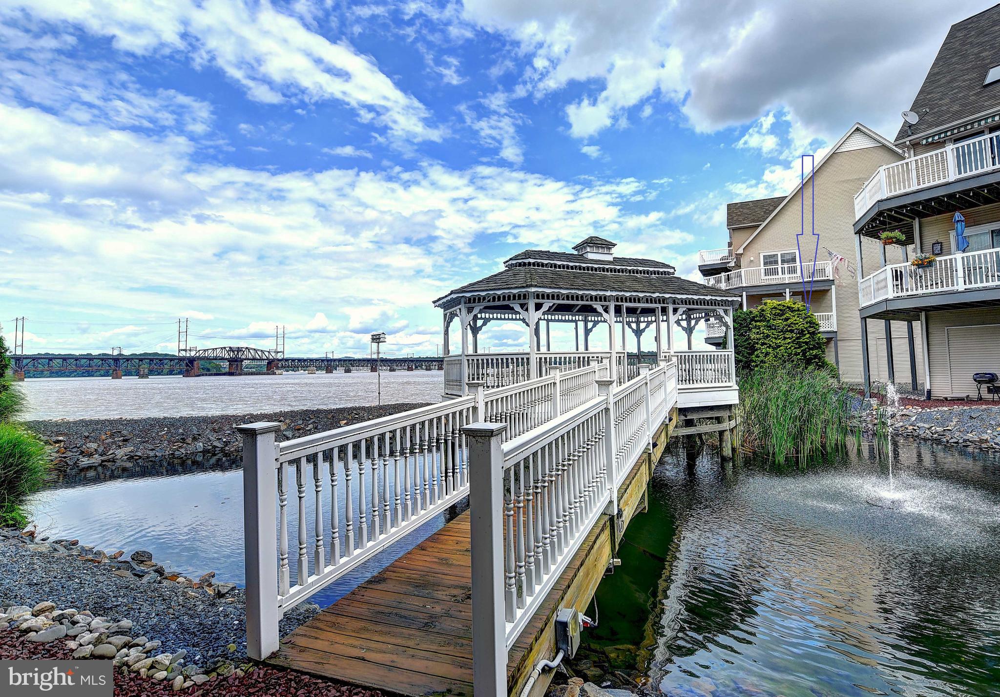 SENECA POINTE - Residential