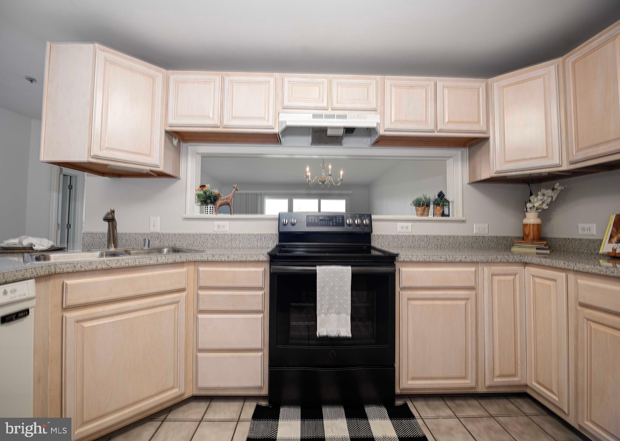 SENECA POINTE - Residential