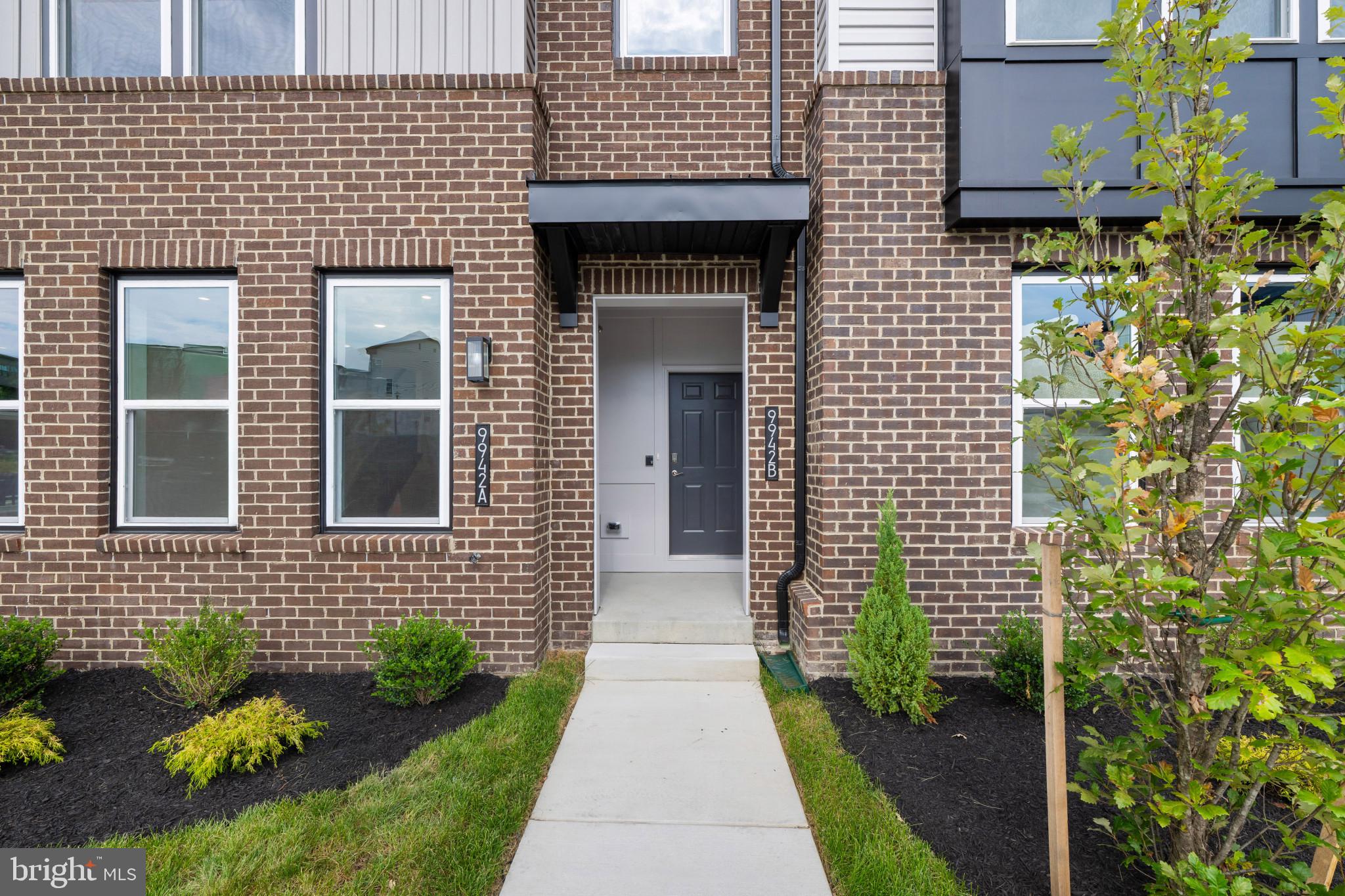 9942-A COUNT FLEET CRESCENT
