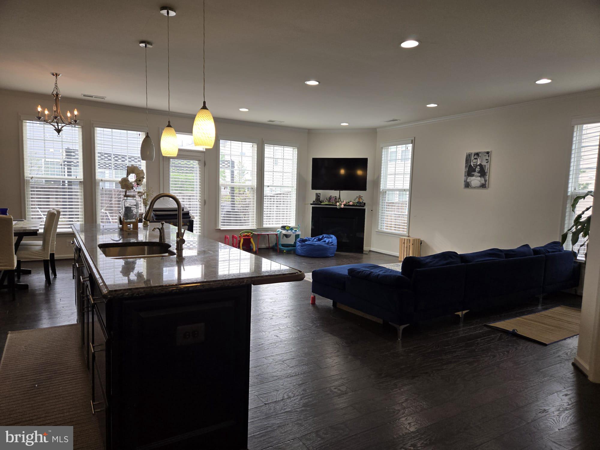 BRAMBLETON LANDBAY 3 - Residential Lease