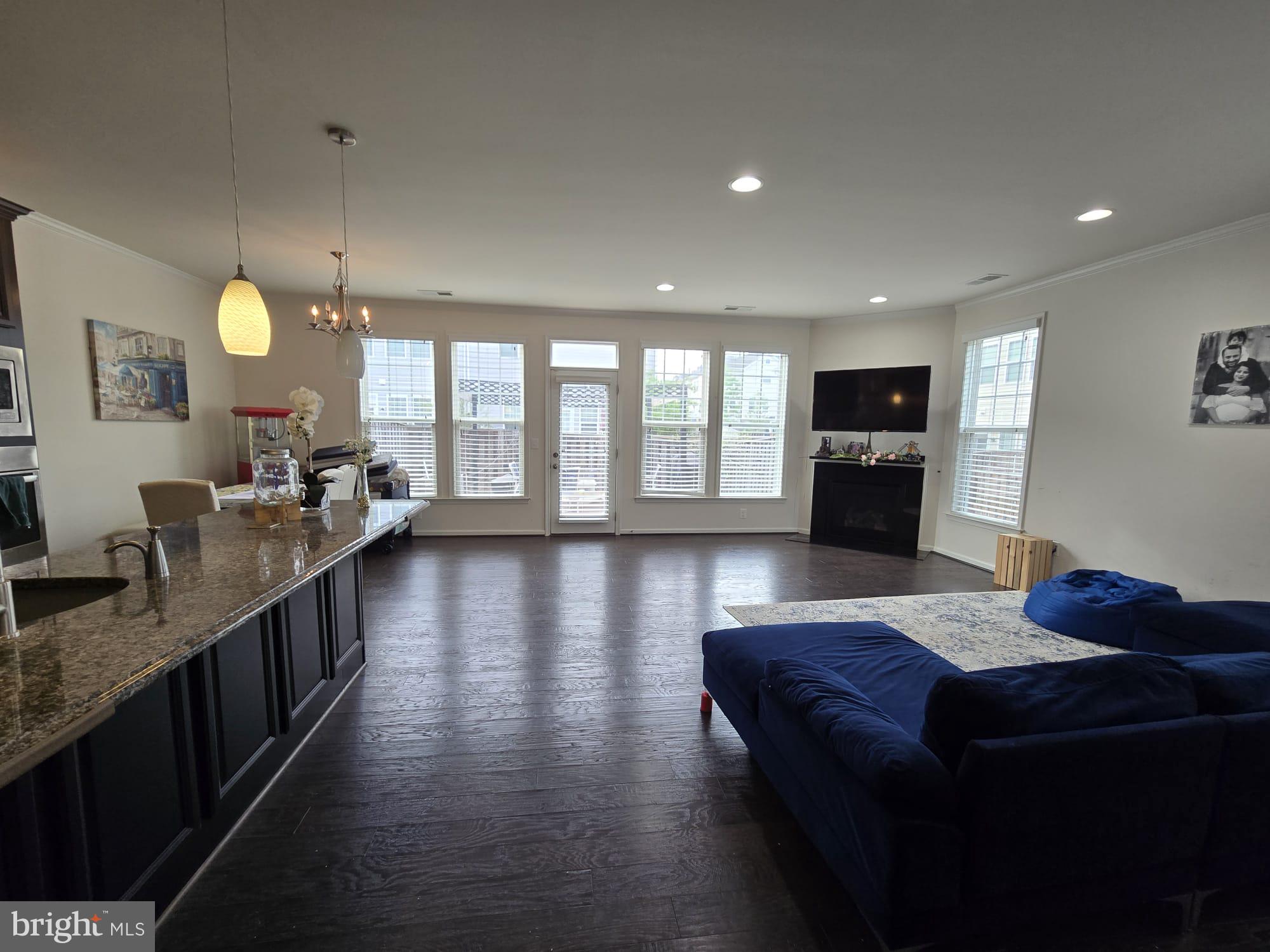 BRAMBLETON LANDBAY 3 - Residential Lease