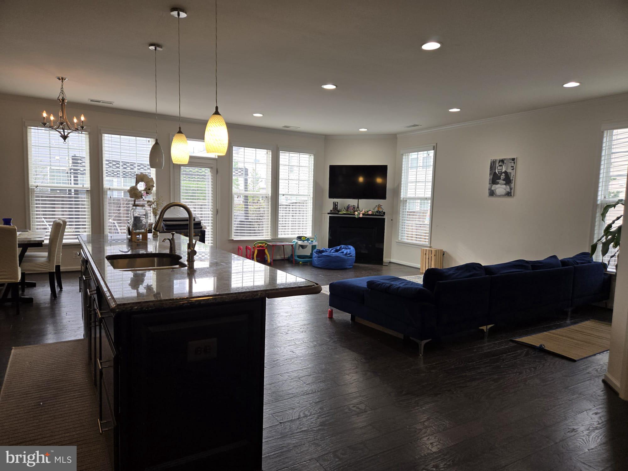 BRAMBLETON LANDBAY 3 - Residential Lease