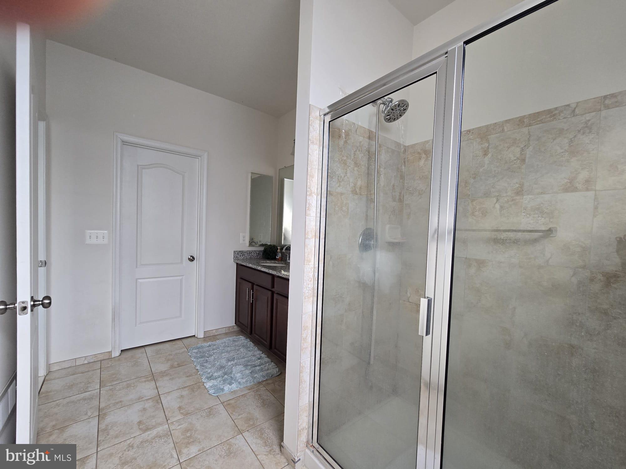 BRAMBLETON LANDBAY 3 - Residential Lease