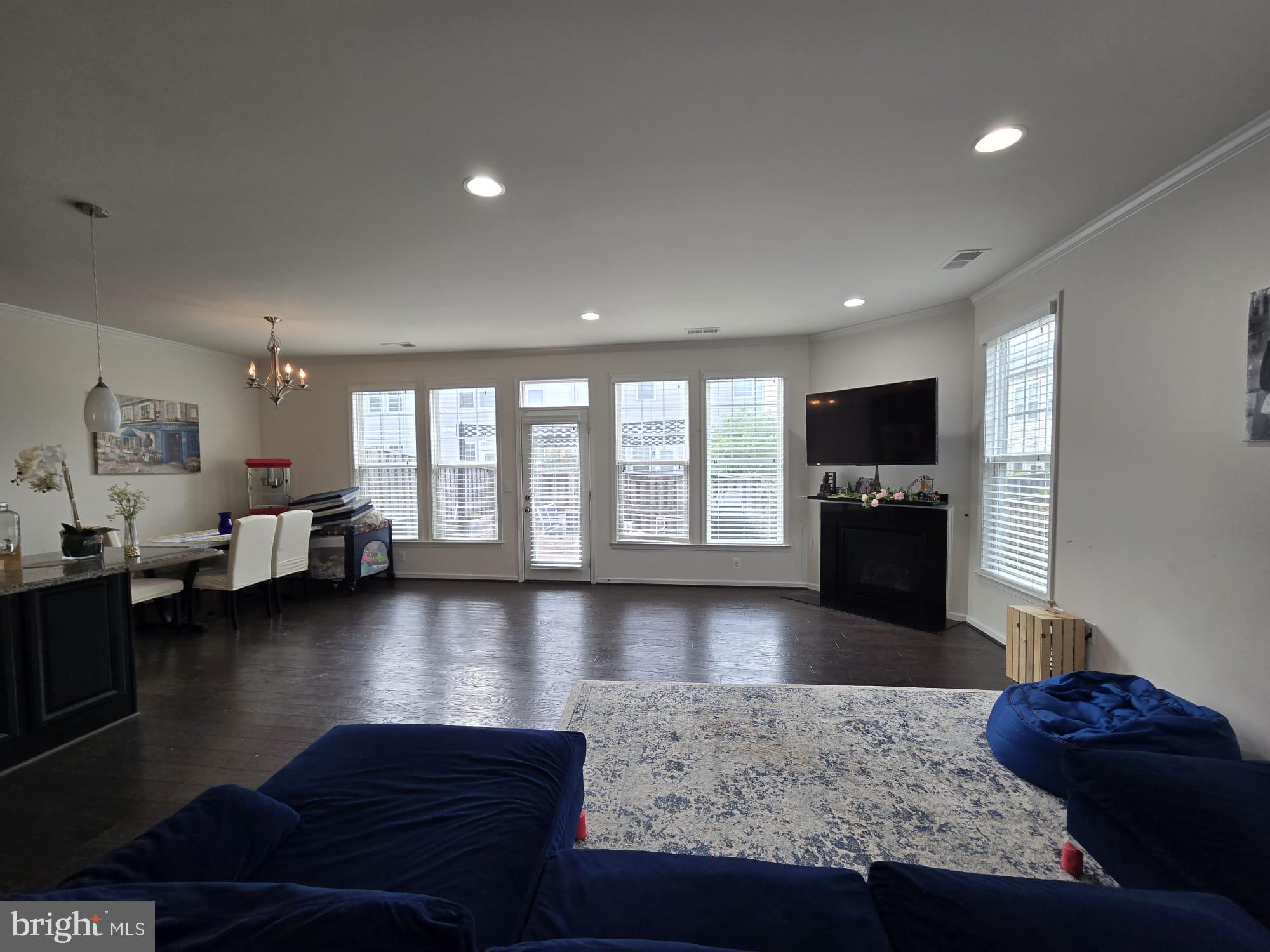 BRAMBLETON LANDBAY 3 - Residential Lease