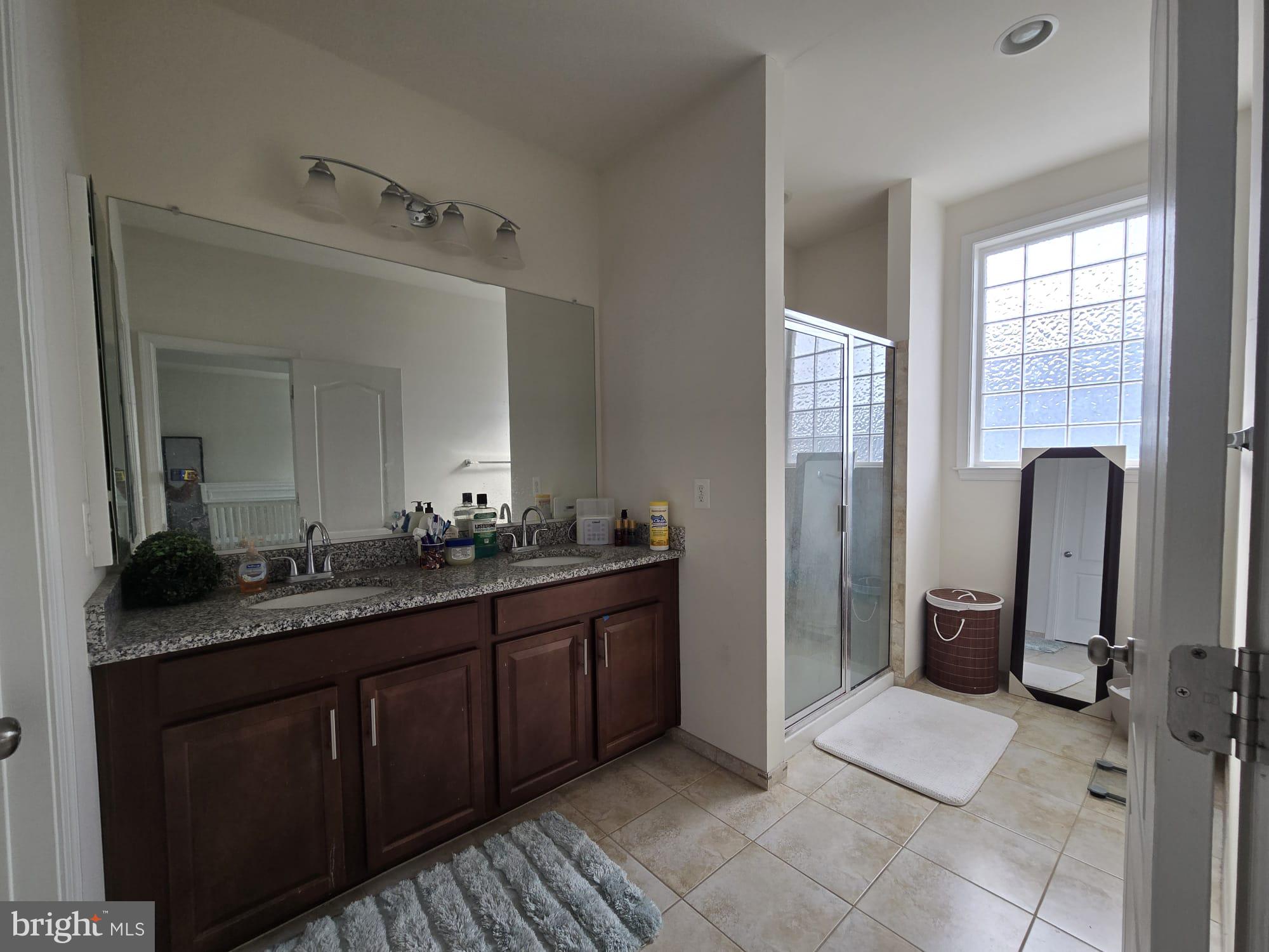 BRAMBLETON LANDBAY 3 - Residential Lease