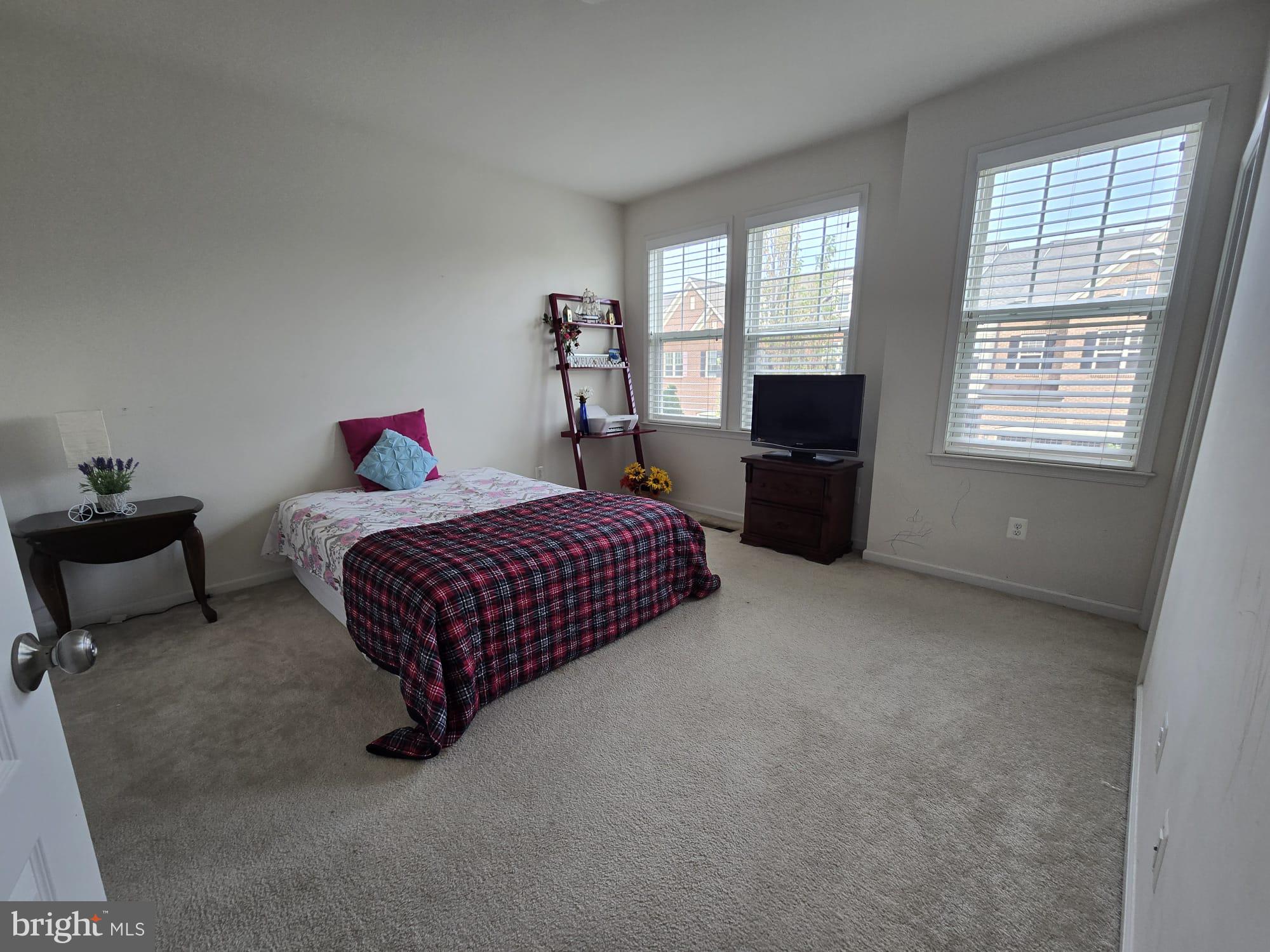 BRAMBLETON LANDBAY 3 - Residential Lease