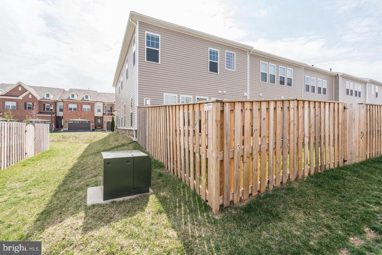 BRAMBLETON LANDBAY 3 - Residential Lease