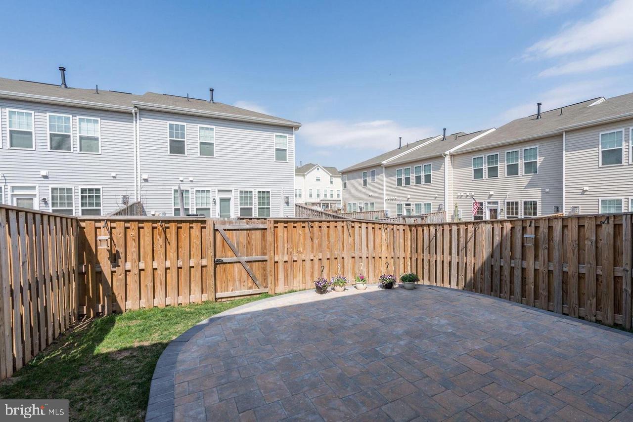 BRAMBLETON LANDBAY 3 - Residential Lease