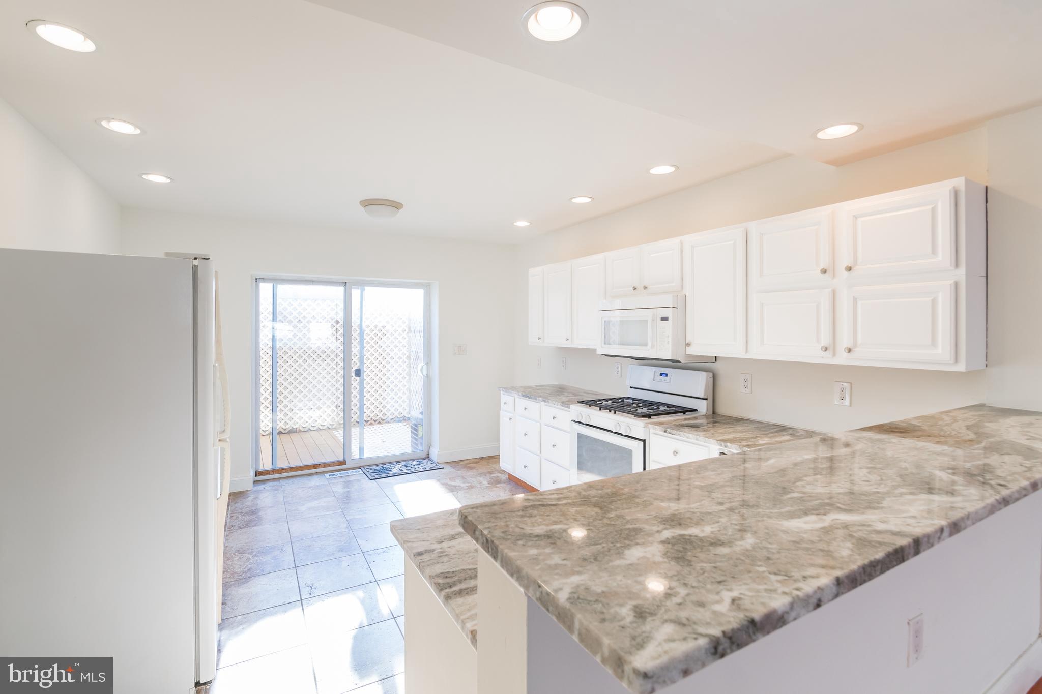 EAST PASSYUNK CROSSING - Residential Lease